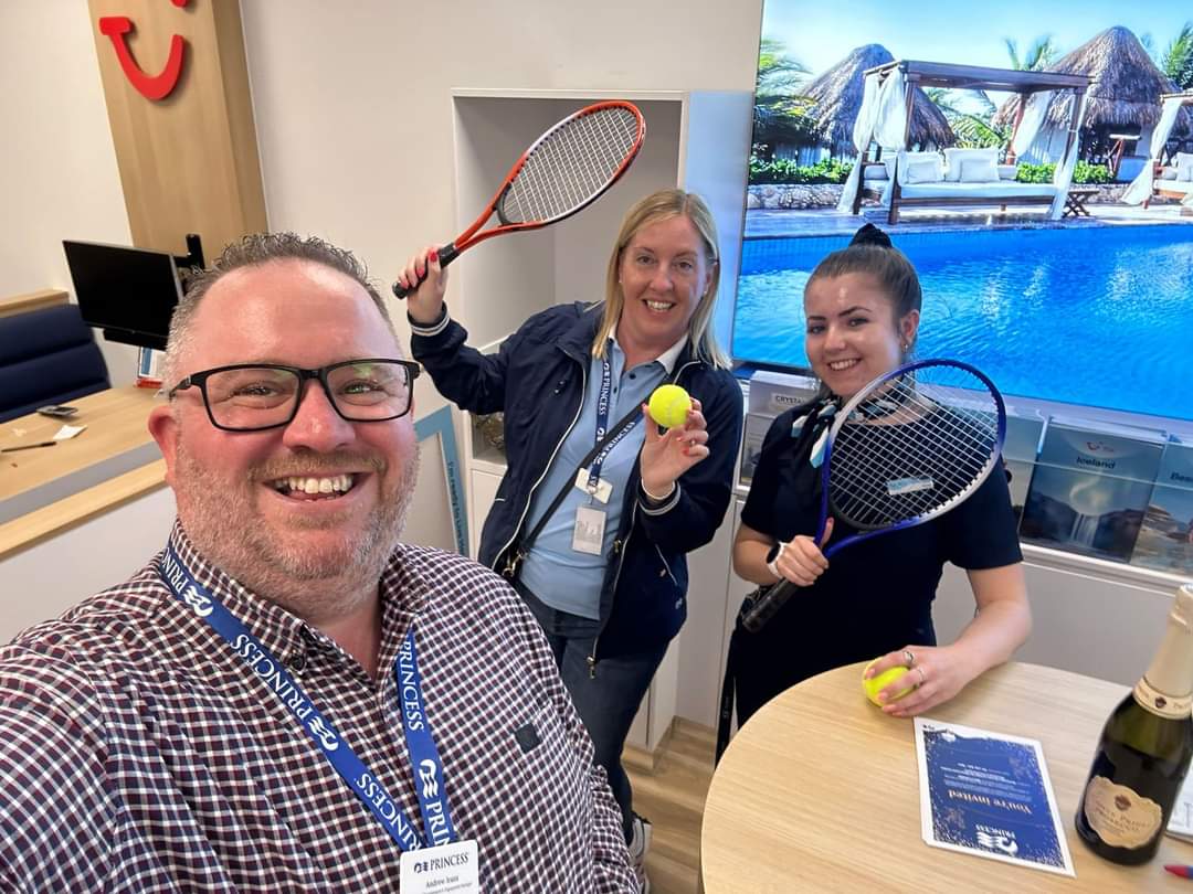 JoMcGawley's tweet photo. Celebrating our player sponsorship at Wimbledon by spreading the #love across Southampton and Portsmouth today. 😍😍 #loveprincess #cruise #Wimbledon https://t.co/hgigrzHQrn