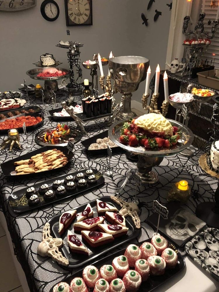 Throwing a Halloween themed party >>