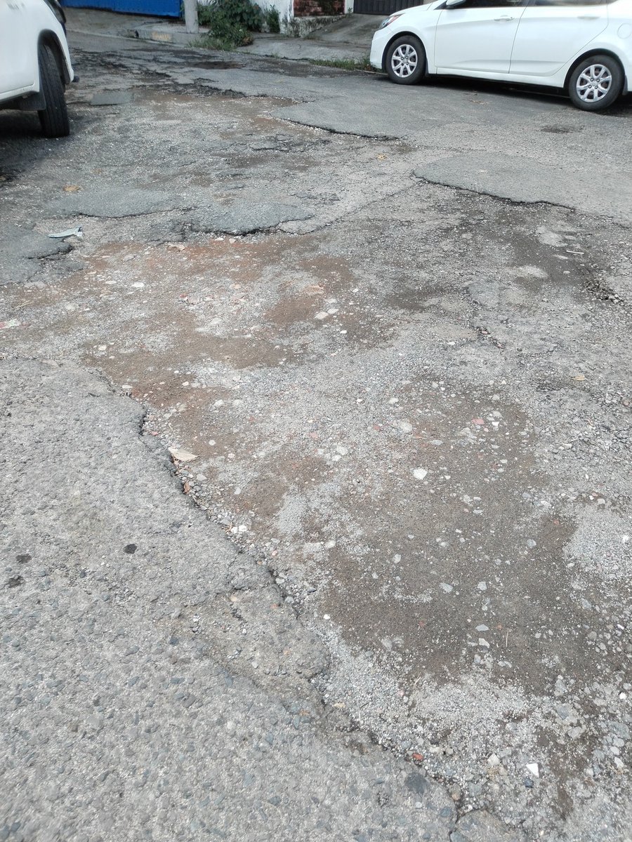 alex57chk's tweet photo. @alcaldia_ss @marioduran Pasaje el rosal a dos cuadras del mágico Gonzales las calle en total abandono por años https://t.co/i9HNNdJorb