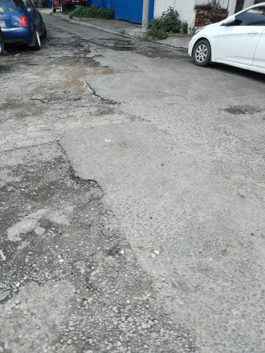 alex57chk's tweet photo. @alcaldia_ss @marioduran Pasaje el rosal a dos cuadras del mágico Gonzales las calle en total abandono por años https://t.co/i9HNNdJorb