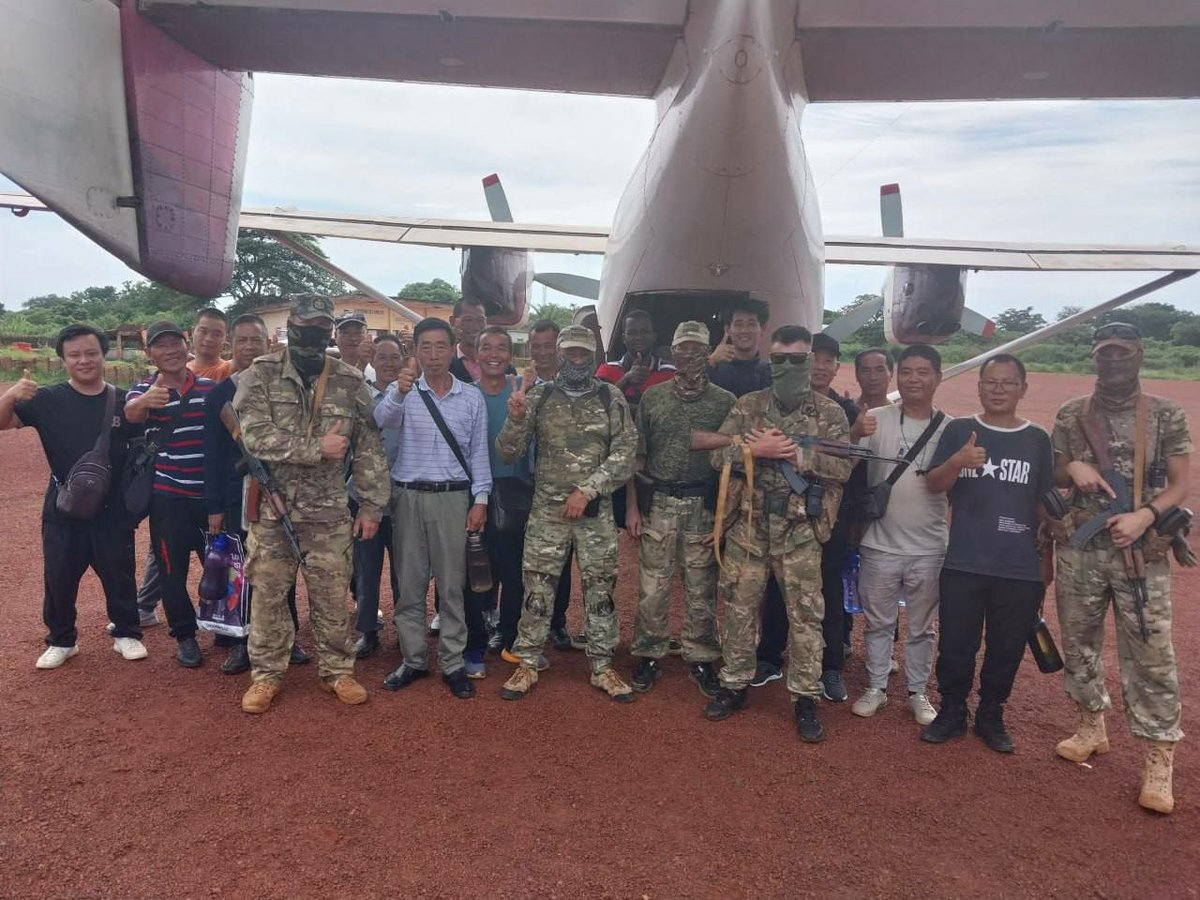 corleonvito145's tweet photo. 🇷🇺🇨🇫 Les 3 et 4 juillet, Wagner a mené une opération en République centrafricaine pour secourir des géologues et ouvriers #chinois attaqués par des militants. Tout le personnel a été rassemblé et évacué https://t.co/SMiEiwVrMa