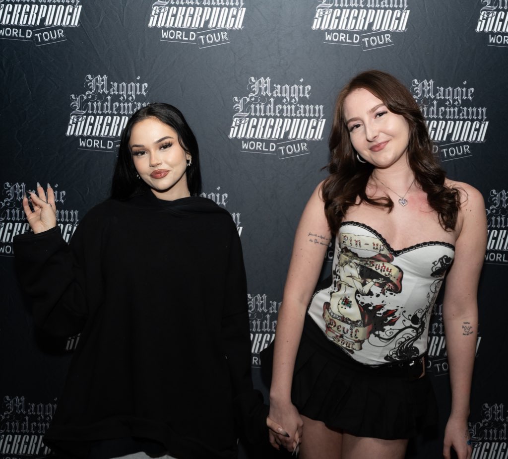 laura 📀 𑣿 tweet media