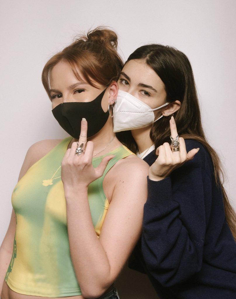 laura 📀 𑣿 tweet media