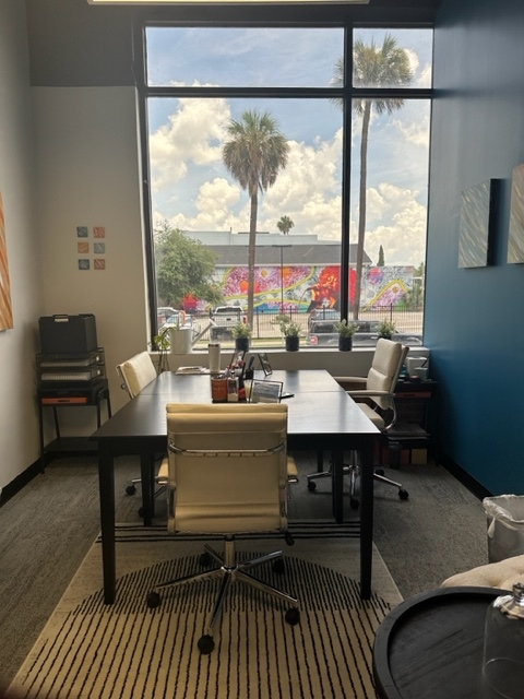 Things were starting to get a bit cluttered after a few years in our office space, so we decided to make a change. Do you like it?
.
.
.
#Officerenovation #Jacksonville #Marketing #PublicRelations #InfluencerRelations #WebsiteDesign #VideoProduction