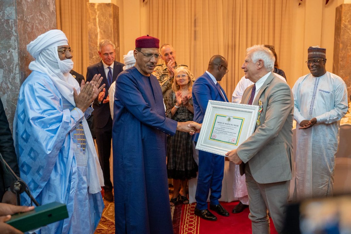 Le Président de la République, Chef de l’Etat, SEM <a href="/mohamedbazoum/">Mohamed Bazoum</a>, a reçu le mercredi 5 juillet 2023, M. <a href="/JosepBorrellF/">Josep Borrell Fontelles</a>, Haut Représentant de l'Union Européenne pour les Affaires Étrangères et la Politique de Sécurité, Vice-président de la Commission Européenne, en visite de