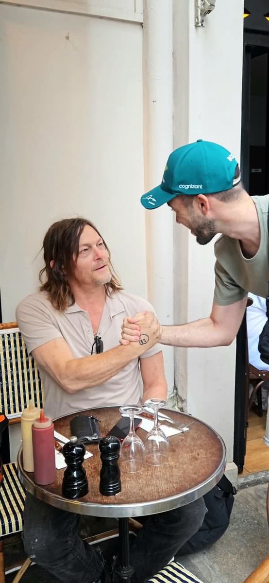 Norman Reedus with a fan at a restaurant in Paris, France on June 30.
©️ Thank you javifj_ (IG) for sending in❤️
#normanreedus