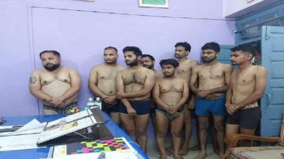 Realmedia_GK's tweet photo. याद है ना,
ये नंगी गोदी मीडिया के सम्मानित भारतीय पत्रकार है,अपने असली रूप में मध्य प्रदेश मे ... ? #For_memory @AMISHDEVGAN @SushantBSinha @Profdilipmandal
@RajatSharmaLive @manakgupta @anjanaomkashyap @RubikaLiyaquat @sudhi https://t.co/Lculx8fmT9