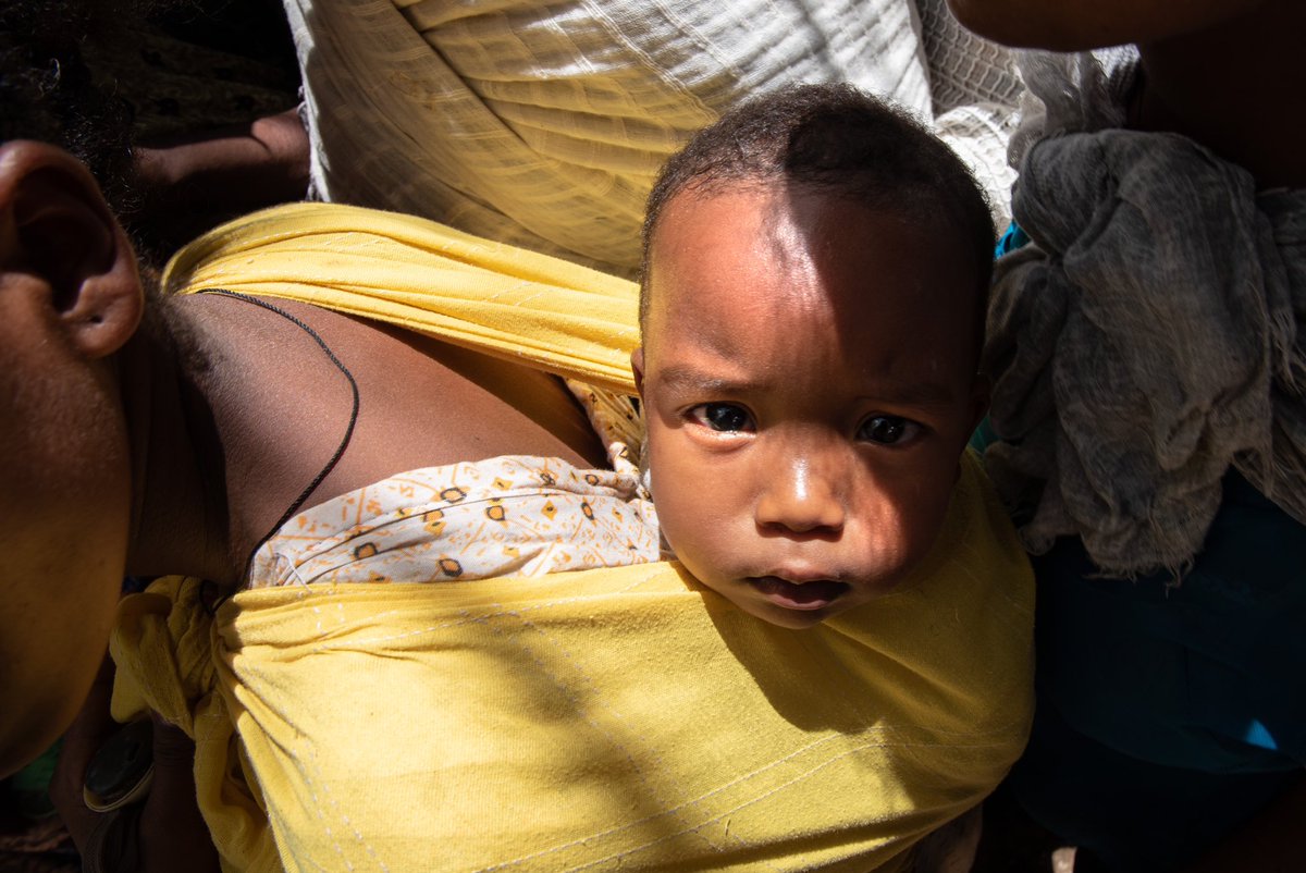 YohannesDesta22's tweet photo. The hunger queues
Every day at around 9am, hundreds of women, babies and children stand in the hunger queues outside the Don Bosco education and humanitarian aid centre in the city of Adwa.
#Tigray #IDPcenter #TigrayWar #Refugees #DonBosco
@WFP @SecBlinken @POTUS @hrw @ICRC https://t.co/9aZ2aifL7z