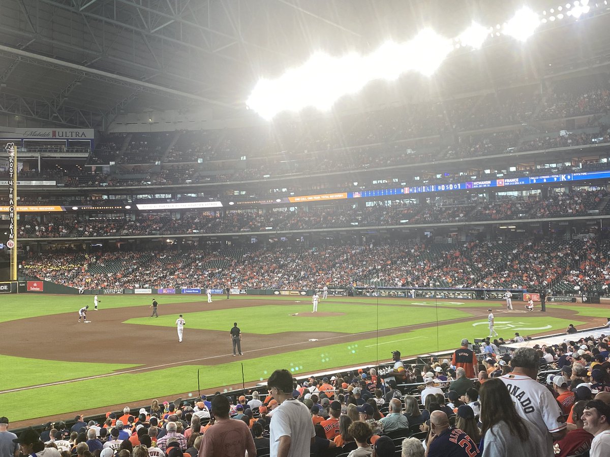 RyanOHall_96's tweet photo. “The Barn” is enjoying a half day in the @RiceOwlClub &amp; taking in @astros game to celebrate a great first year with @RiceAthletics! Thank you @JimmyComerota for the amazing seats &amp; for serving on our board! President? 🤔👀 @ColeTennyson @ayooooeva #TeamDay #GoOwls👐 x #LetsFly🦉 https://t.co/WHNh7zZXhF