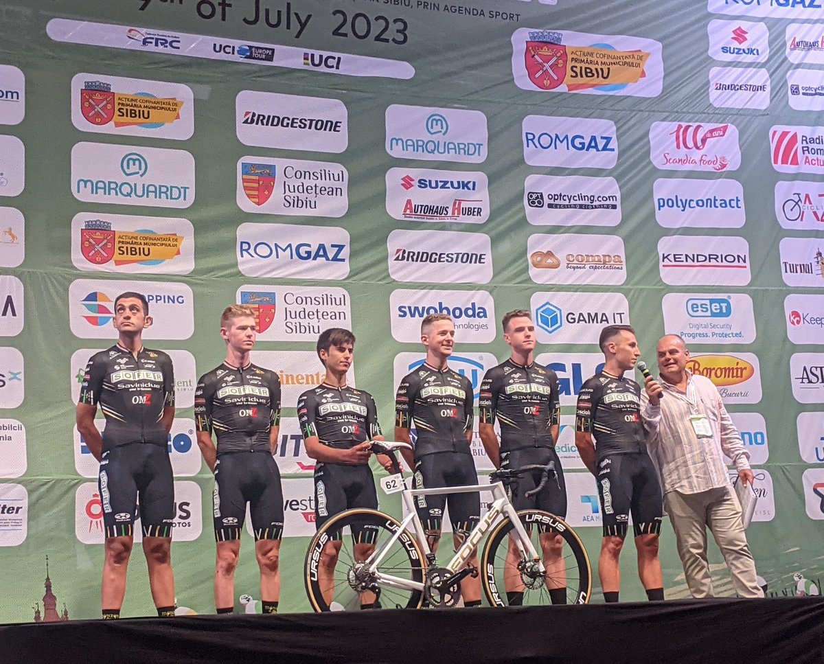 faustocoppi60's tweet photo. Stefano Giuliani's @team_SDO_ on the stage. 🇷🇴🇮🇹 Besides the three Romanians @emildima97 , @mihneacdm and Cătălin Buta, they came with two Italians (Lorenzo Di Camillo &amp; Marco Oliva) and one American, @conorschunk1 . Good luck, team! 
#SibiuTour #SoferSaviniDueOMZ2023 https://t.co/v0yTcPdxZC