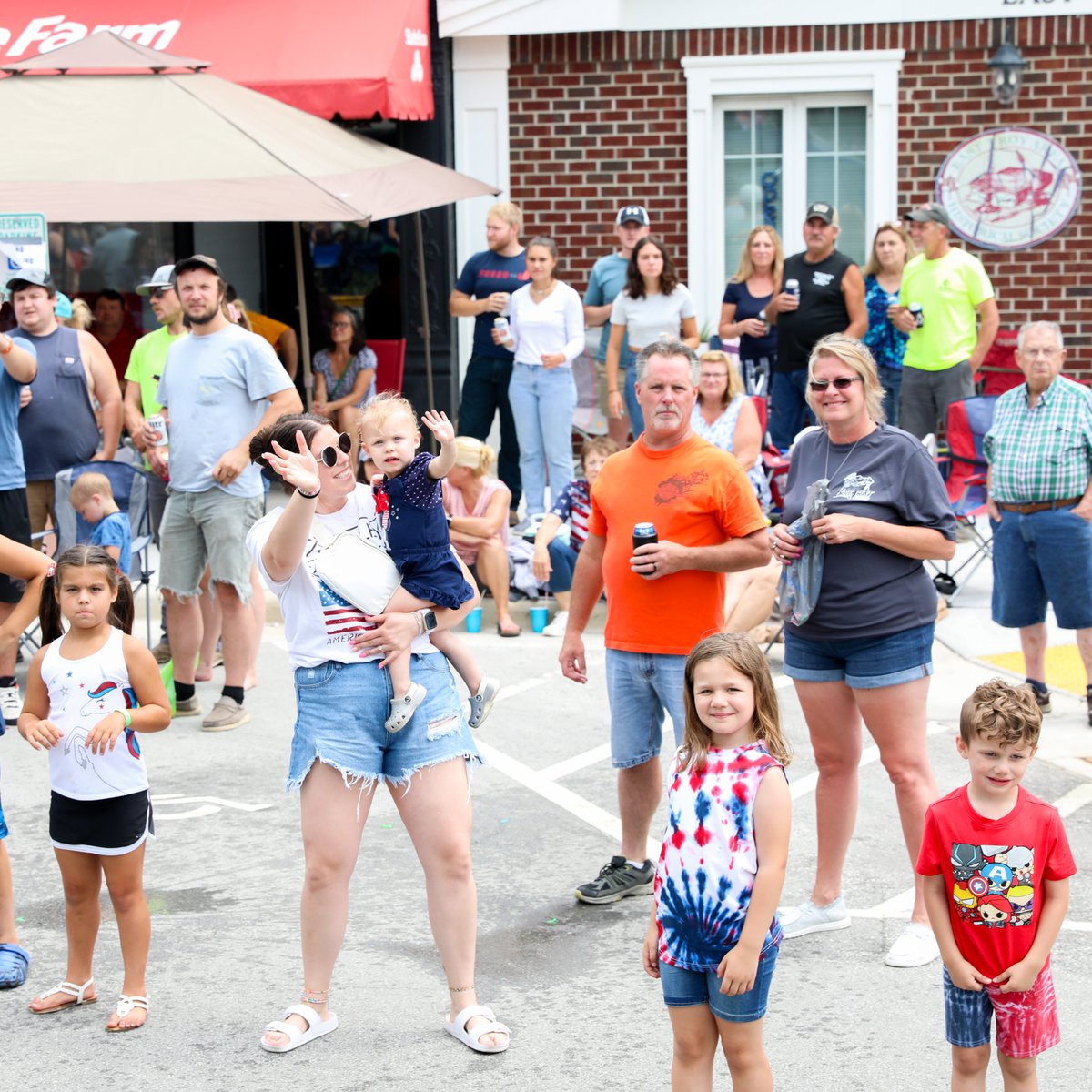 ReaderPrecision's tweet image. Reader Precision Solutions in the Community! 🥳 🎆🚒We had a blast at the East Troy 4th of July parade saluting our first responders on the front line! Our float was on fire (figuratively, of course!) 🔥

RPS team members wish everyone a happy and safe Fourth of July! 🥳🎆🇺🇸