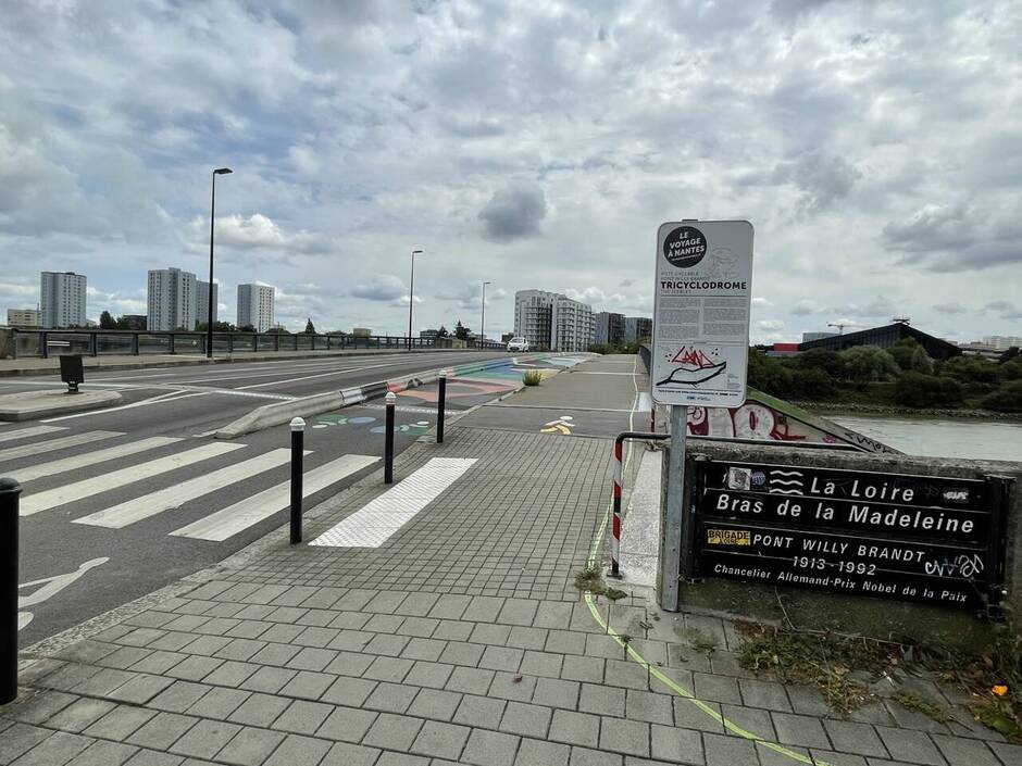 F_Desouche's tweet photo. Nantes : une jeune fille de 12 ans violée sous un pont, un migrant afghan de 29 ans mis en examen

https://t.co/dzhnPk63Cj https://t.co/EzyywYMCAP