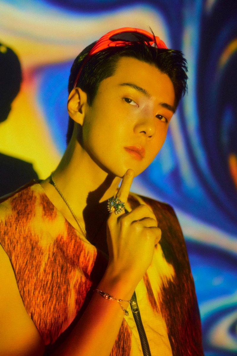 Bright, vibrant, and refreshing! ☀️
Another different concept for the same upcoming album! #CreamSoda second teaser.