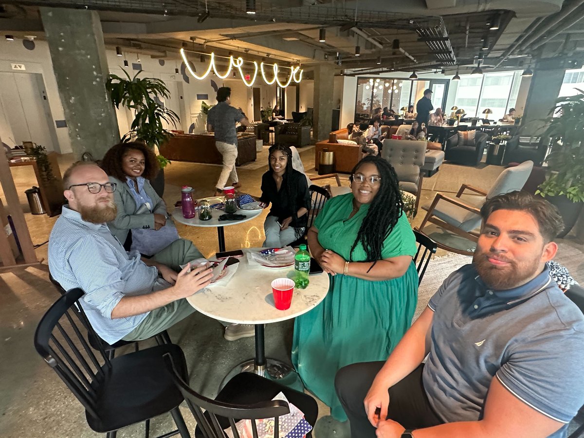 ApprenticesTech's tweet image. As an extension of our 4th of July celebration, our #BuildWithin technology accelerator participants and employer partners enjoyed a fun happy hour at Studio Washington DC today. 

#TechAccelerator  #HappyHour #4thofJulyExtension