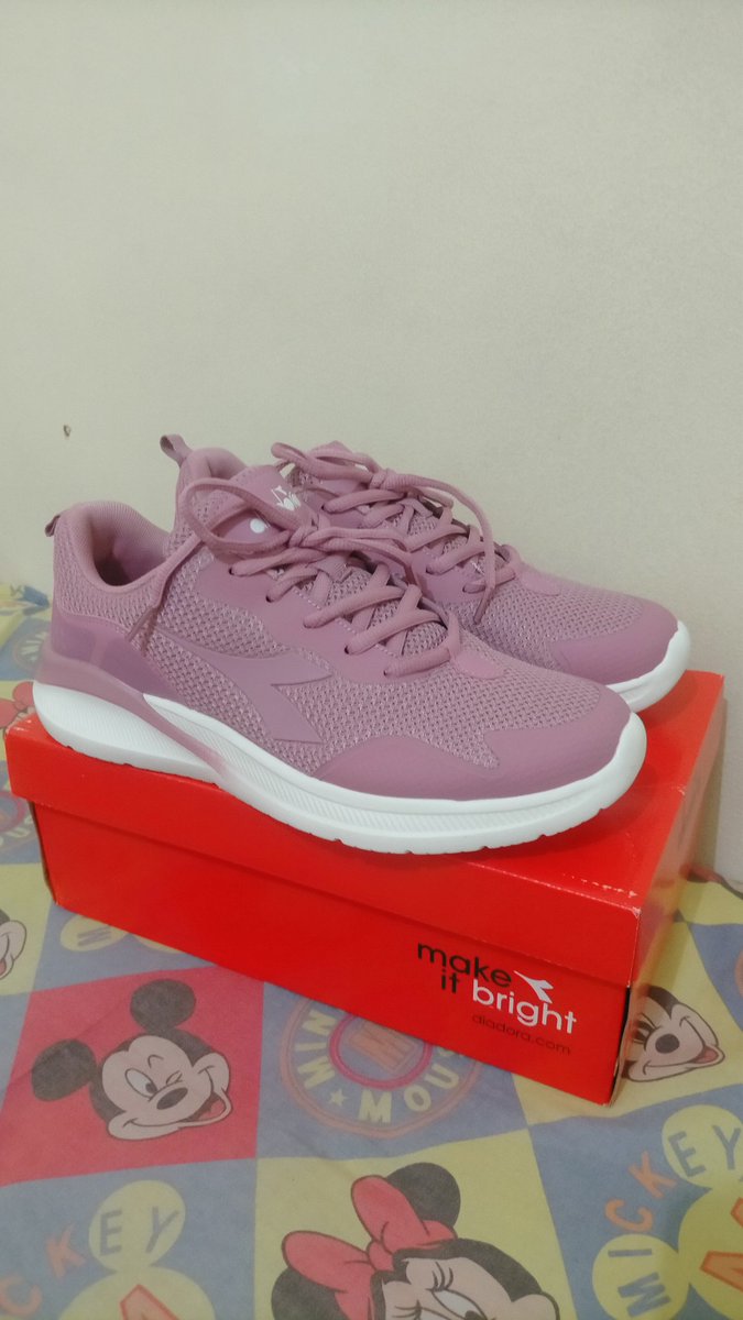 aidanretla's tweet photo. WTS !!
Diadora Flint Women Running Shoes
Colour: Lilac
Size: EUR 40 (25 cm)
Price: 200.000 IDR
Condition: Ori, 100% good cond, belum pernah digunakan, lengkap dgn kotak Diadora
Alasan dijual: kebesaran 🥲
Shopee: ada ✅ https://t.co/5IBk9RTNkT