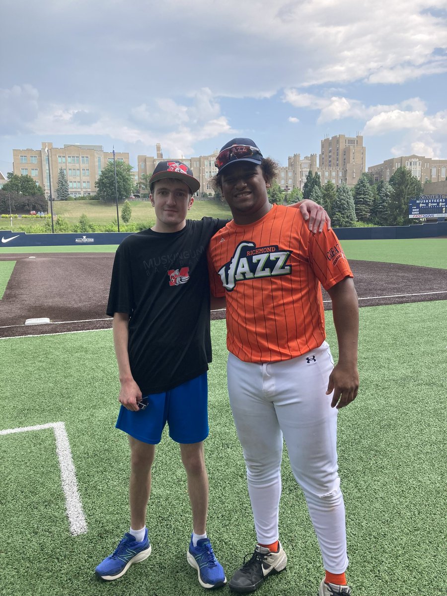 Our Student Manager, James Dickson showing up to support <a href="/_quintencollins/">Quinten Collins</a> at his summer ball game in the Great Lakes League!!

Definition of a selfless Muskie!

#DefendTheM #Relentless