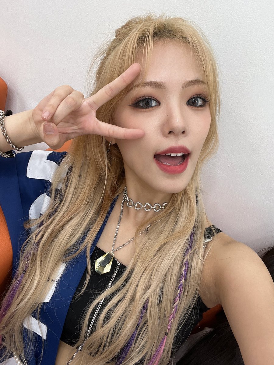 Lapillus_twt's tweet photo. Blue at Show Champion 💙🌏

#Lapillus #라필루스 #Yue #유에 https://t.co/xK8SHJKoKB