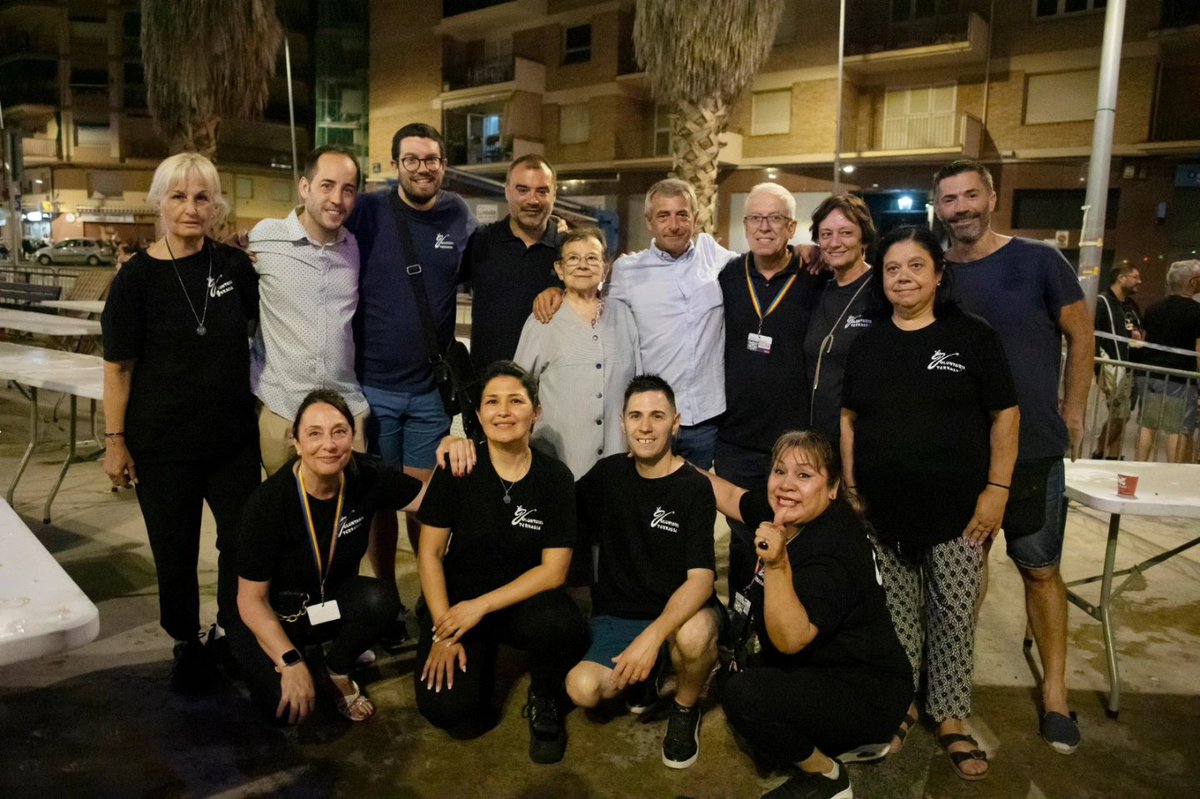 jordi_ballart's tweet photo. 🎉 Tal i com marca la tradició, hem despedit la #FestaMajorTRS amb el tradicional Rom Cremat a ritme d'havaneres a la plaça de Lluís Companys amb el Grup d'havaneres Mariners de Riera.

🫶 Gràcies als @VoluntaTerrassa per la seva inestimable ajuda i col.laboració! https://t.co/LNa03s0sRa