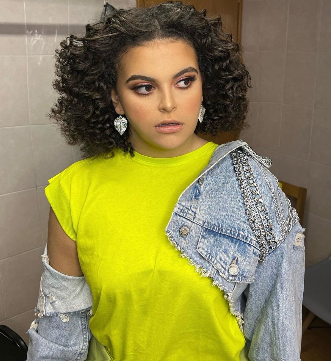 kamille_moraes's tweet photo. Gente, pelo amor de Deus! Olhem a beleza dessa mocinha, o carão, o cabelo, a roupaaaaa. Toda perfeitinha Lucero Mijares 🥹💚 https://t.co/FggmshH5E9