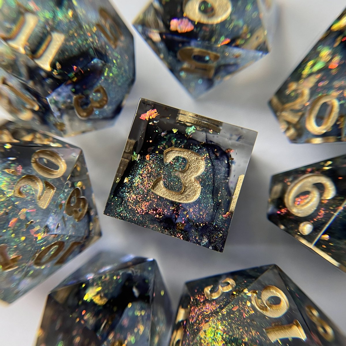 just gonna leave this here 👀

#DungeonandDragons #ttrpg #dice #handmadedice