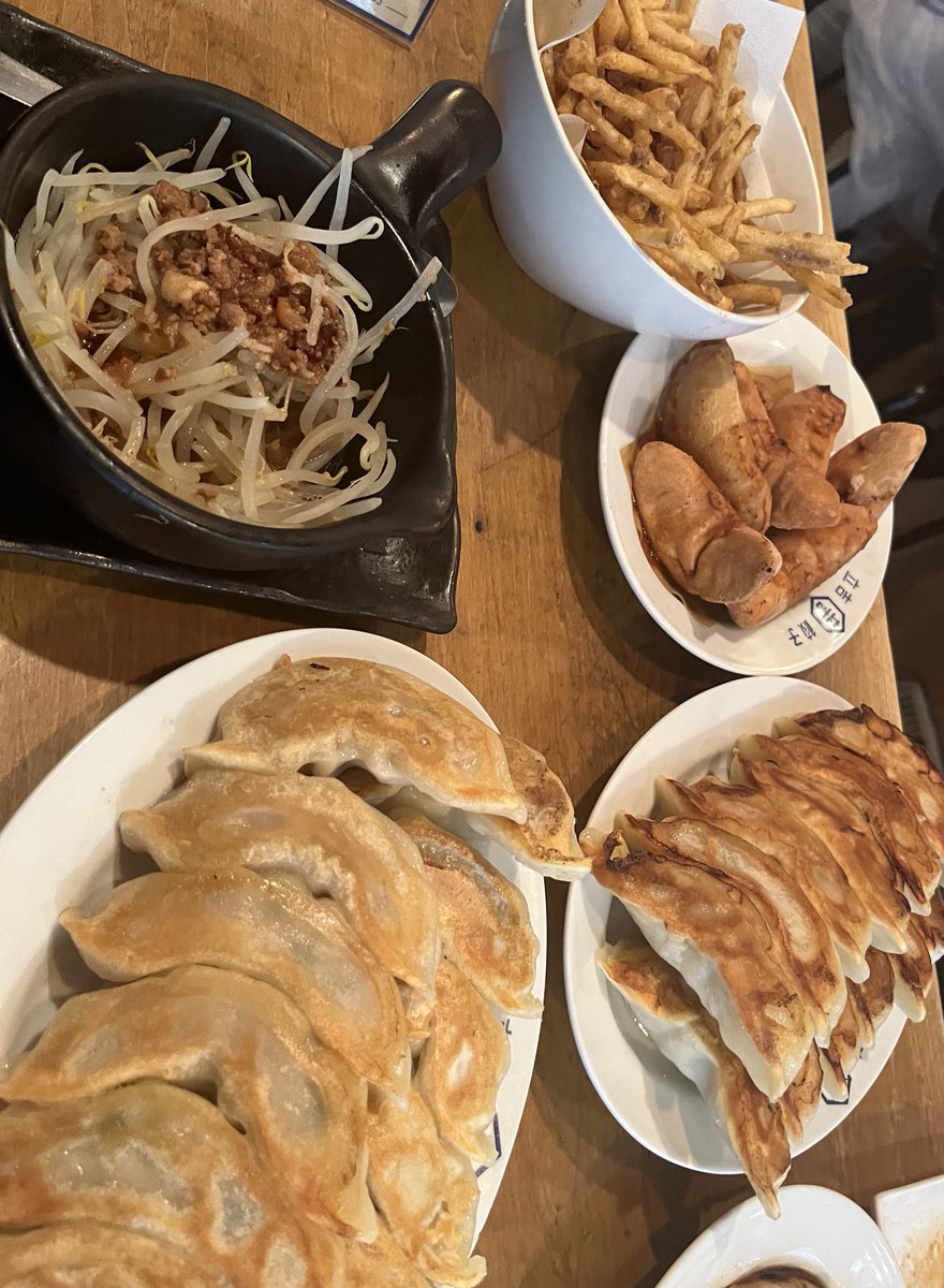 おひざ〜＾＾
🥟の熱にうなされて___