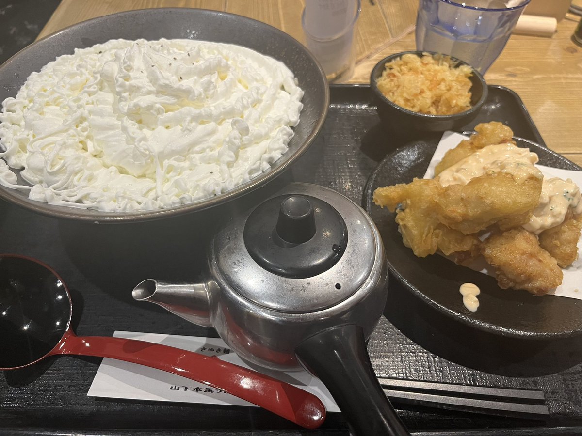その後、私たちはロイヤルなﾎｽﾄで食べたいものを食べたいだけ食べるの回をして、おうどんを啜ったのだった……(ひなきち冒険記23 つづく)