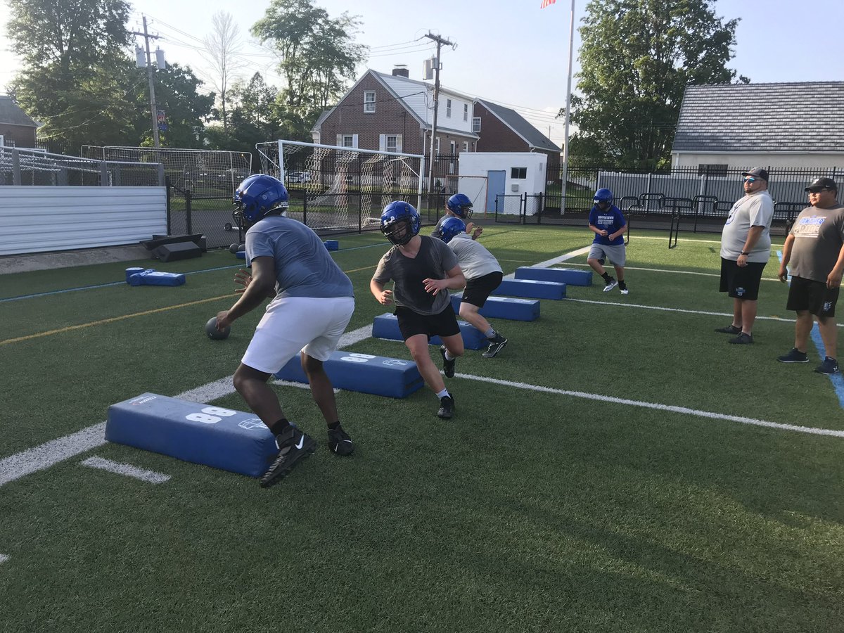 Big cats putting in work 💪🐗 <a href="/QPantherFB/">QTOWN FOOTBALL</a> #Hawgs #TrenchGang #PPF