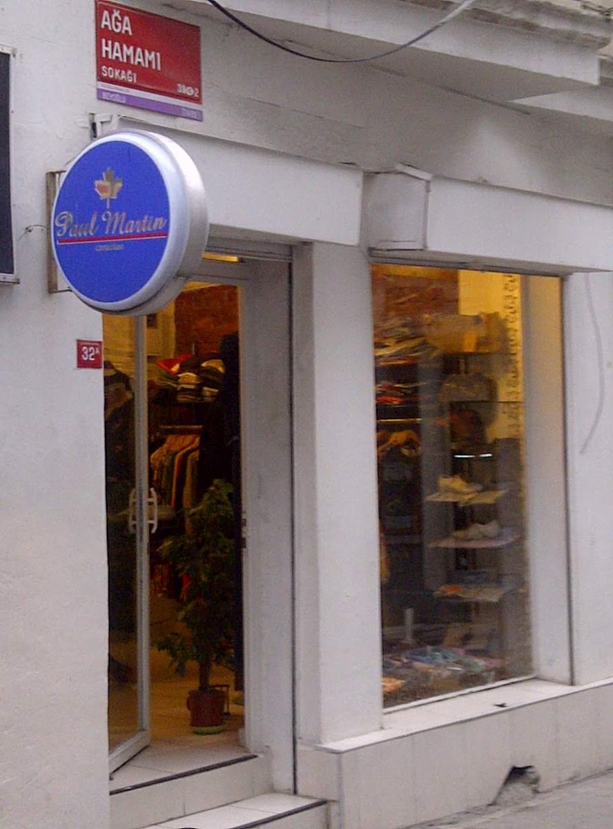 RayHoemsen's tweet photo. @AlexUsherHESA This shoe store is in Istanbul (photo from November 2013). https://t.co/aSOZM8glxX