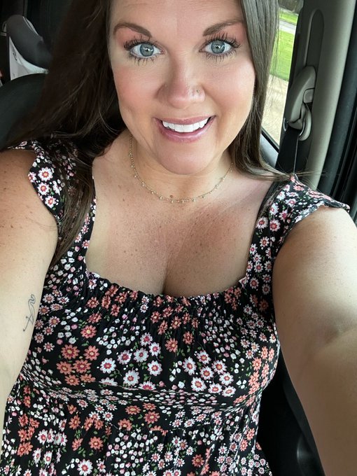 Running errands today 💓 https://t.co/w4LT18fGci