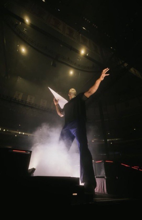 SPOTTED: Drake Rocks the Stage In Louis Vuitton by Virgil Abloh – PAUSE  Online