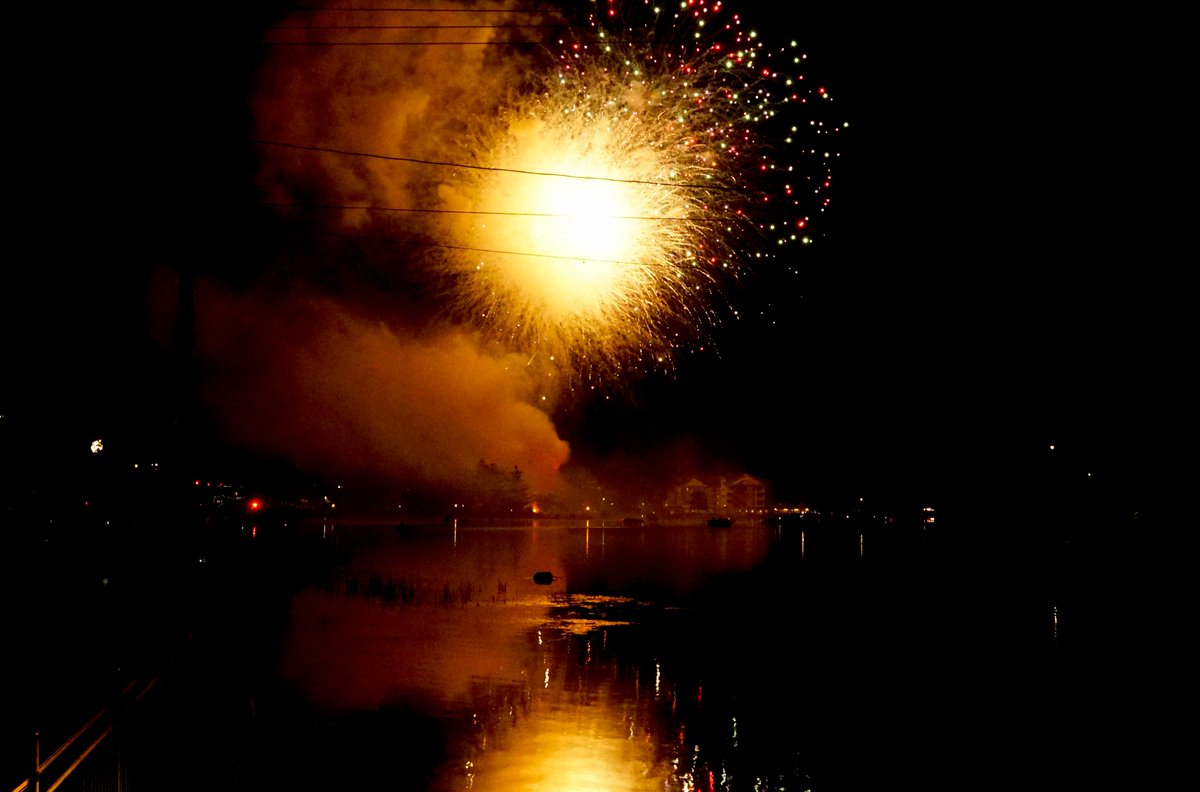 ncpr's tweet photo. Photo of the Day: "Fourth of July fireworks over Lake Flower, in Saranac Lake, NY" Photo: Mr. Wakiki
#ncprpotd https://t.co/nqzykTQGvl