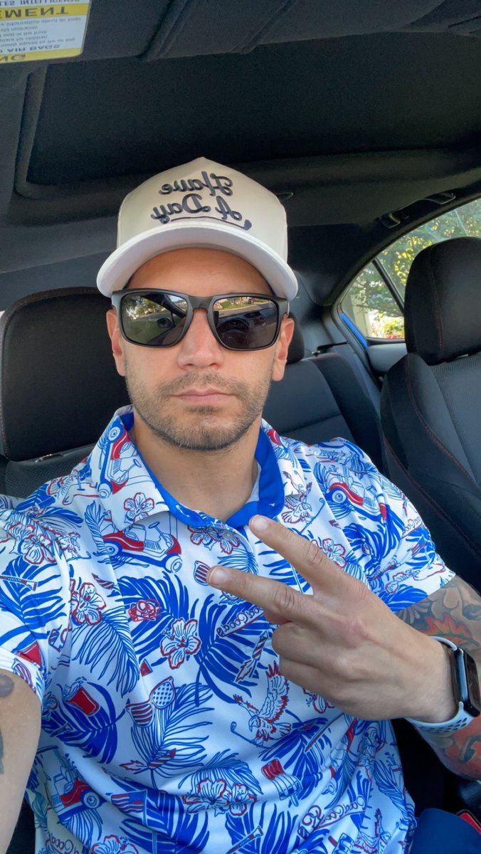 Rybbie's tweet photo. @goodgood_golf Had to rep the  @bobdoessports as well, vibes were immaculate for the 4th of July round. 🇺🇸⛳️🏌🏻 https://t.co/PDe5FsSpJU