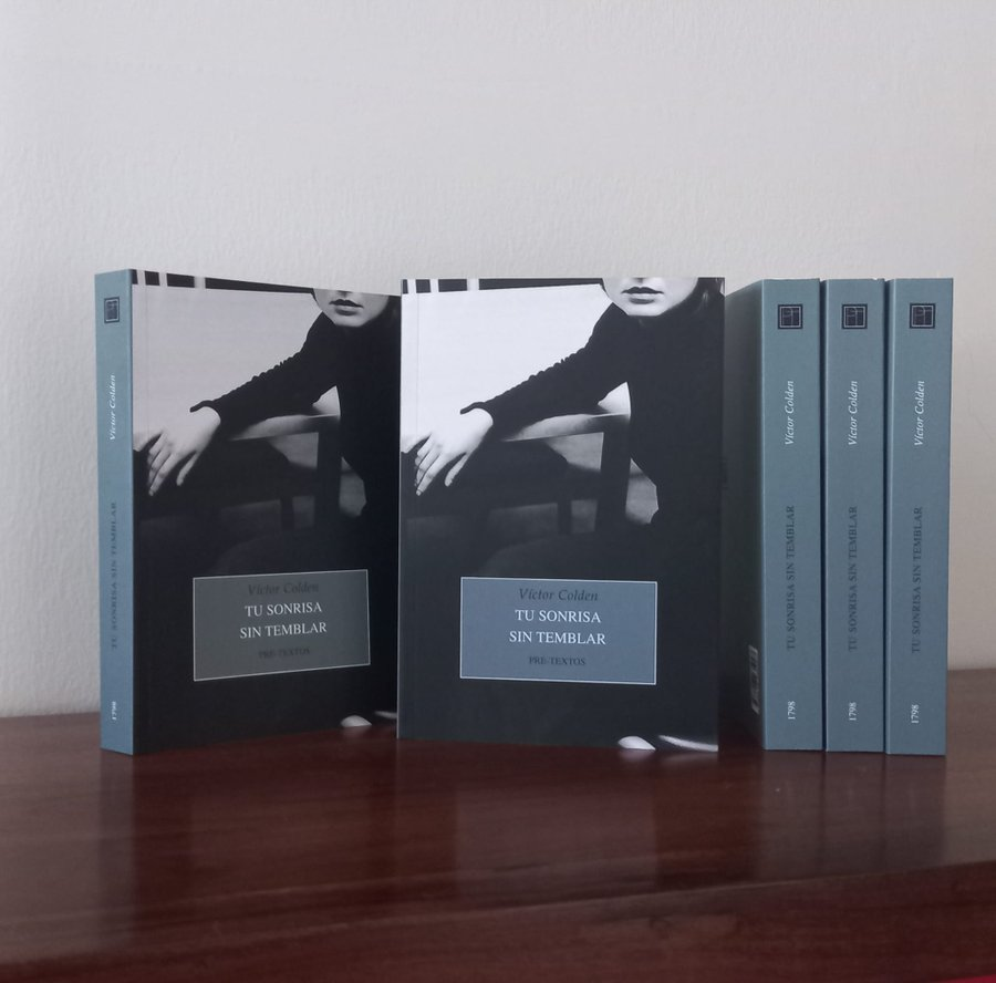 No, no voy a ponerme a señalar todas las falsedades y mixtificaciones que hay en #TuSonrisaSinTemblar.

¡Pero si fui yo quien le insistió a Michi Torozón para que no se ciñera a la memoria y escribiera una "novela de verdad"!

victorcolden.es/tu-sonrisa-sin…

@viccolden
@pretextoslibros