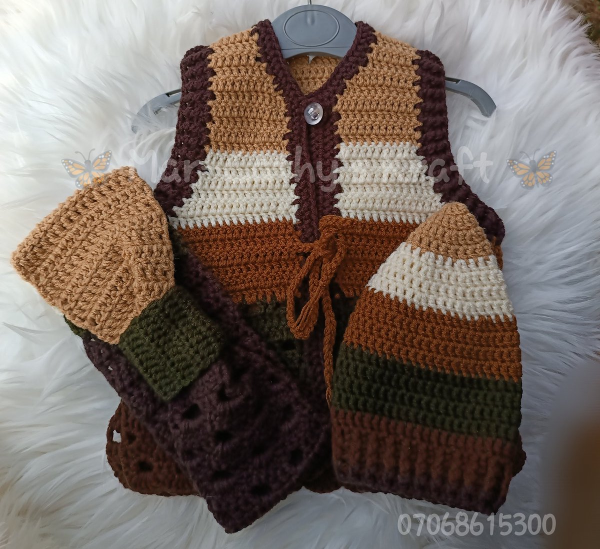 oh!!! The uniqueness of #handmade 
~ #crochet_baby_gift🤩😍
✓3 in 1 set
✓Available in all sizes
.
.
.
#cardigan #sleeveless_sweater #sweatervest #sleeveless_crochet_cardigan #sleeveless_crochet_jacket #crocheted #warmer #crochet #crochetdesigns #crochetsweater #crochet_cardigan