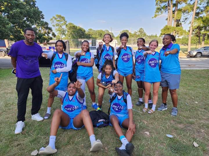 BreezySports0's tweet photo. Me and my @LevelUpElite23 teammates will be attending @ShesBallin Blueprint in  San Antonio TX this weekend. Here is our schedule 💙💜
@Emorilasalle5 
@Kayleiarmtrong 
@YaslynGonzales 
@RectorJuanita 
@TapTraining4L https://t.co/gpImjOBGlc