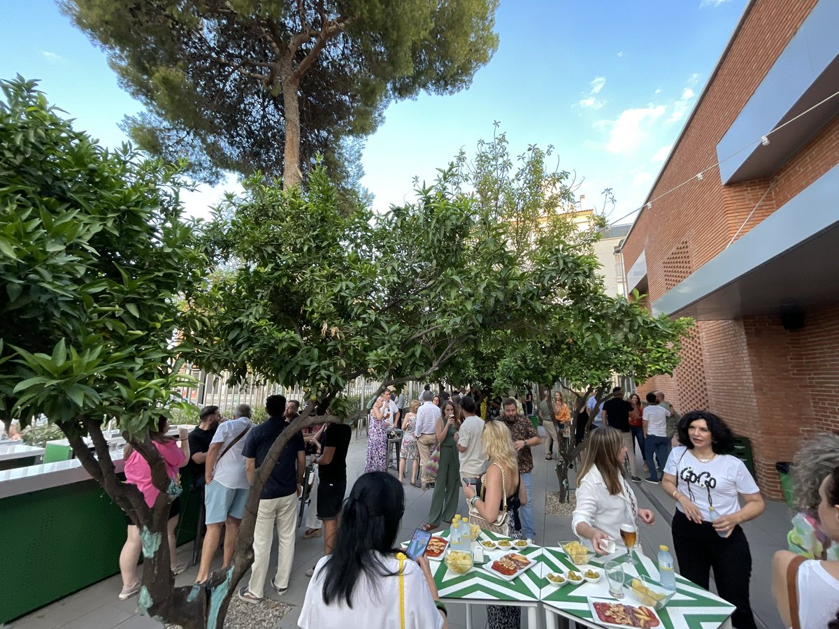 🤝 Cultura solidaria a favor del Banco de Alimentos 

Hoy se han pujado 3 obras de reconocidos artistas como Goyo, Toren y Dante Arcade. Los fondos obtenidos se han destinado de manera íntegra a la atención a familias murcianas con necesidad 

¡Gracias!