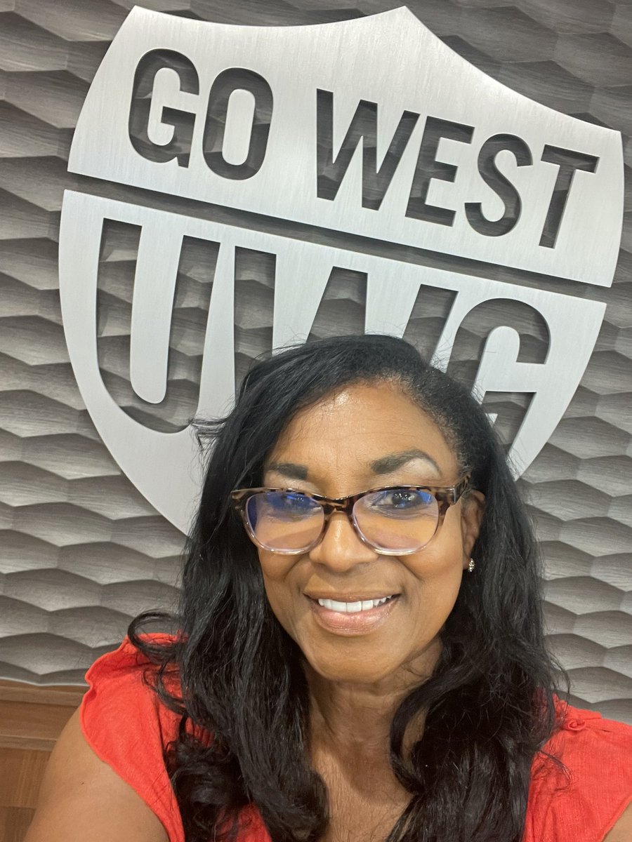 Shaunya_Chavis's tweet photo. Look who was back on @UnivWestGa campus todayโค๏ธ๐๐บ#WentWest https://t.co/l2LU74aTY5