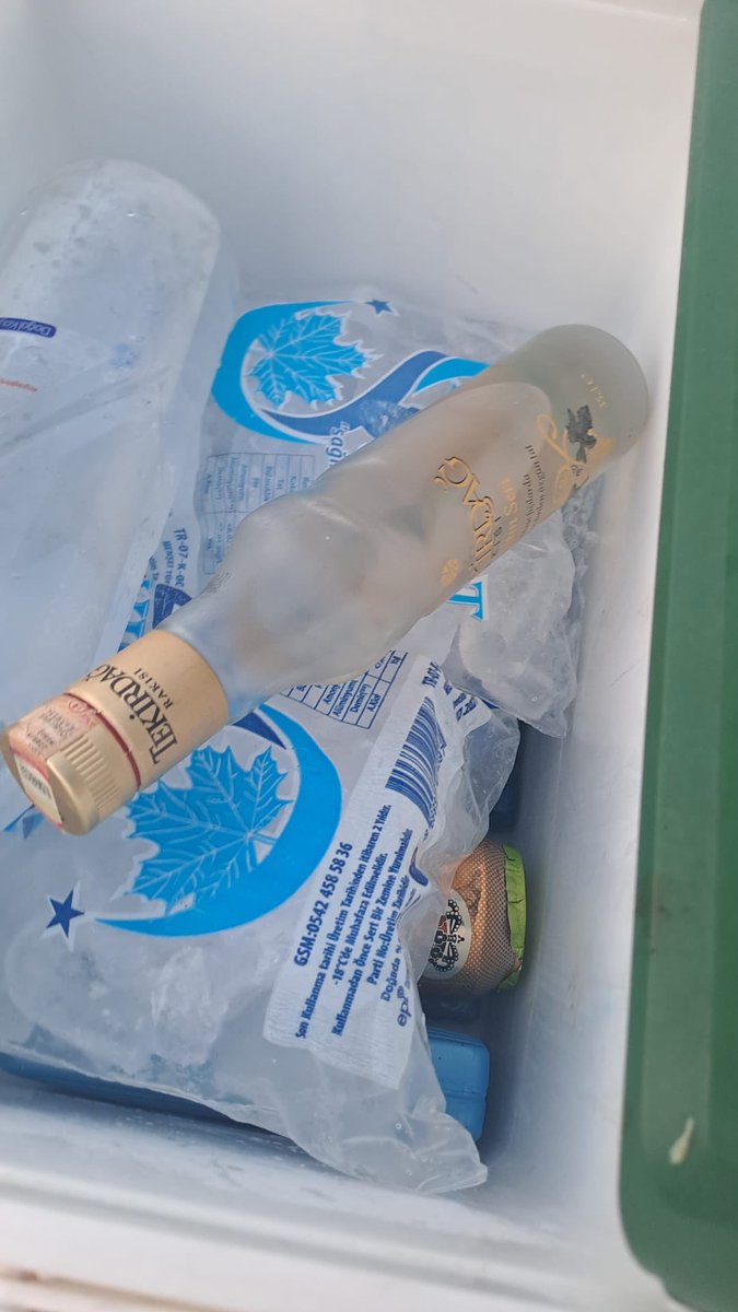 Andy__Caesar's tweet photo. Torbadan çıKtı 

#rakı 
#emekli https://t.co/orwz4kbQUW