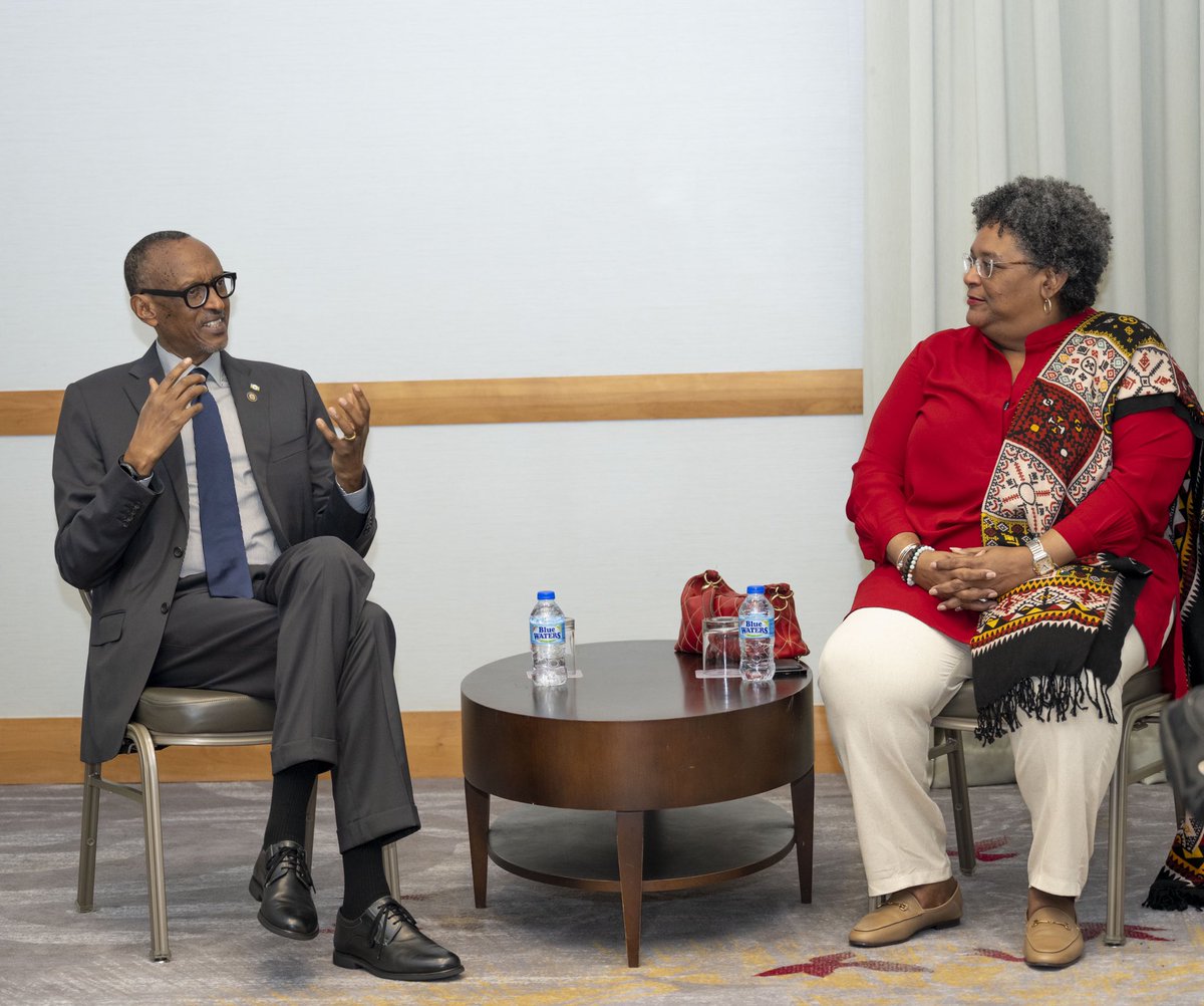 UrugwiroVillage's tweet photo. President Kagame met with Prime Minister @miaamormottley on the sidelines of the 45th Conference of Heads of Government of the Caribbean Community. They had friendly discussions on the fast progress both nations have made in operationalizing key areas of cooperation agreed upon during President Kagame’s visit to Barbados last year.