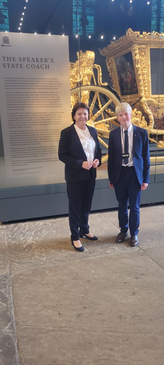 EmmaDigance1's tweet photo. Thank you to @MariaMillerUK for organising PMQ's tickets, tea in the members lounge and brilliant conversation for @digance_william today! A really inspiring experience for him and a great start to his year as Head Student @BrightonHillSch @chrisedwardsuk @alex_flowers1 https://t.co/qdogBmVCxH
