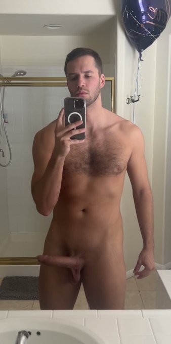 Who wants to feel it grow down their throat? https://t.co/pYJPMHyLXn