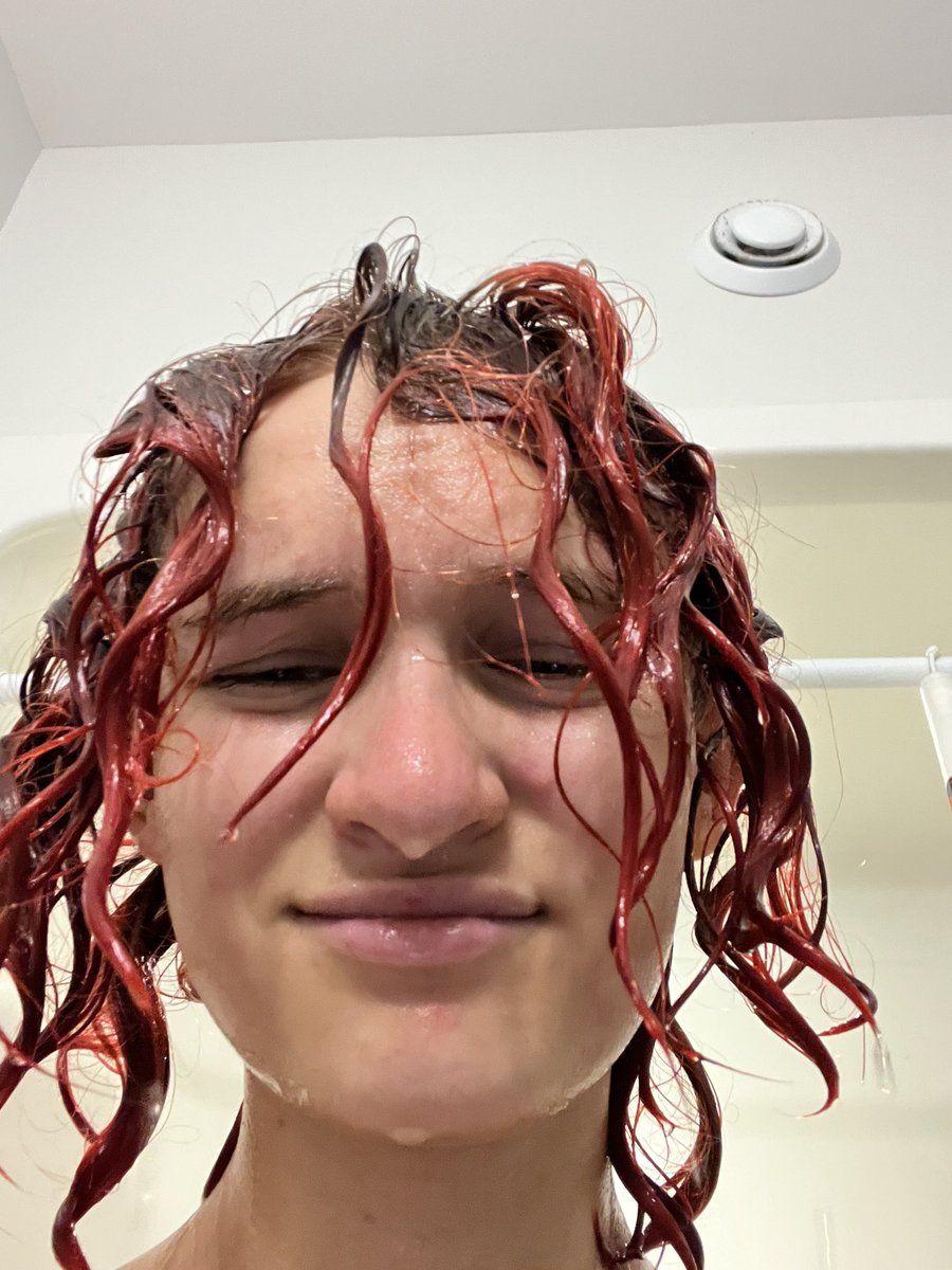 NorthernPixie25's tweet photo. Me in the shower https://t.co/cRx4N2OViy