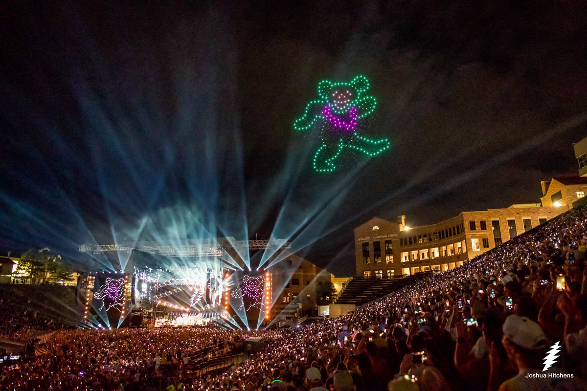 600 drones from Boulder based @NovaSkyStories dance in the sky surprising and delighting the crowd for final epic moments at Folsom Field. Special thanks to Kimball Musk, Jeremy Stein, Don Strasburg, Lance Carl and Ryan Gottlieb. ✨ We love you, Boulder! 🌹💀⚡️