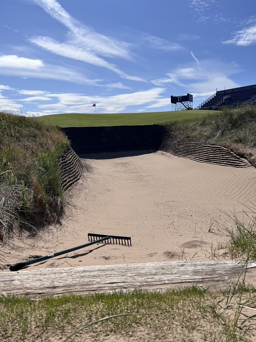 Amazing course walk <a href="/RLGCHoylake/">Royal Liverpool Golf Club</a> lead by Pete with <a href="/KevinSw50130110/">Kevin Sweeney</a> thanks for the privilege ⛳️