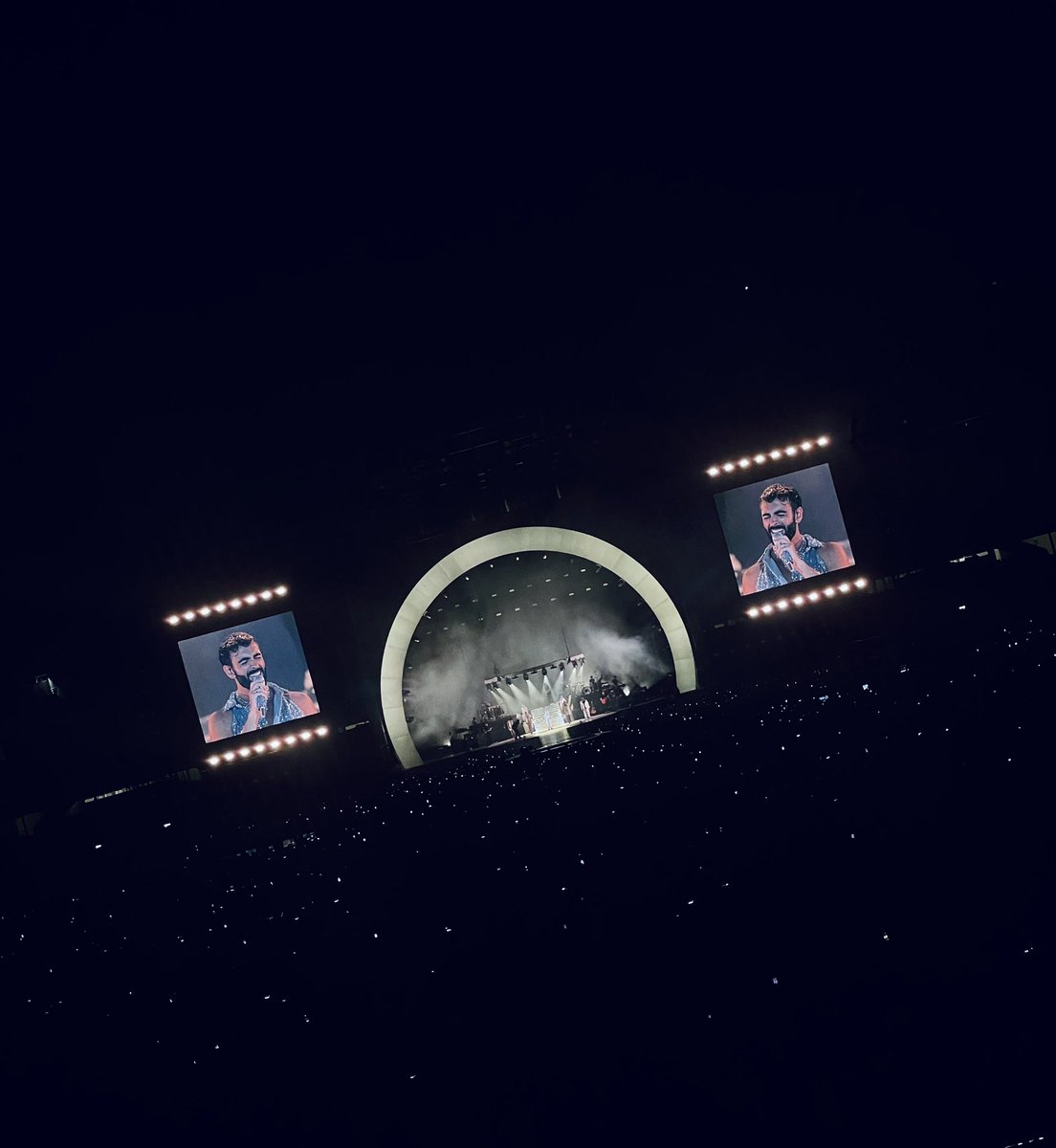 mengonimarco's tweet photo. Per proteggirtiiiiiiiiiiiiiiiiiiiiiiiiiiii

… da me 
🥲❤️

#MarcoNegliStadi2023 

🎟️ CIRCO MASSIMO, ROMA
🕓 15 LUGLIO 2023
👉 https://t.co/Xr70yoMSnH https://t.co/AkOd6KZwrO