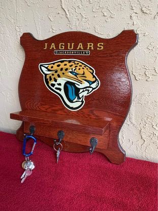 MoonDoggie1313's tweet photo. #Jacksonville #Jaguars season starts now with this handcrafted, antique tiger wood #keyrack I made on my https://t.co/LKoITfClNI page. Bring this home #homedecor #homedecoration #mancave #football #bar #beerlovers #beerporn https://t.co/US9SAOg16S