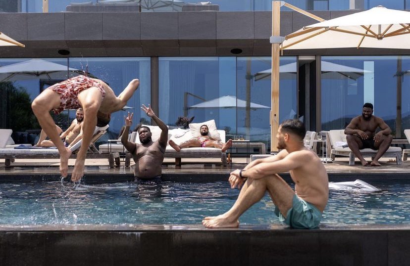 Benzema's tweet photo. Depuis le début on est gang 💥 https://t.co/p2ElDU4eeL