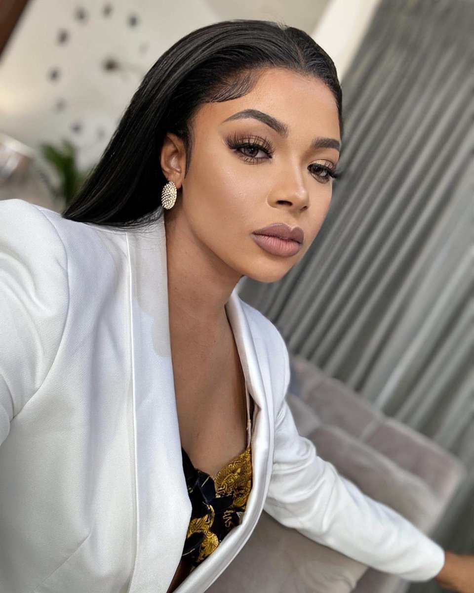 LiquoroseAfije_'s tweet photo. 👑 https://t.co/OuwLIU8mwW