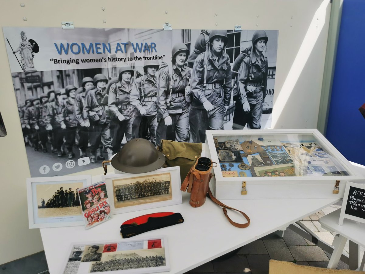 WomenAtWar2's tweet photo. A few more photos from the #mobilemuseum display by @WomenAtWar2
#womenatwar #womenshistory #WW2 #WWII #NMA #nationalmemorialarboretum #livinghistory #historian #historydisplay #collection #collectables #militaria #militaryuniform https://t.co/NKHyzVdfSY