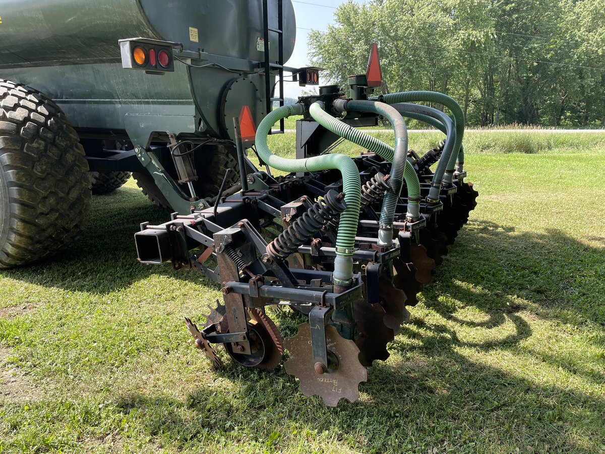 Selling our Husky Liquid equipment 
Both bought new from Nick
Everything works as it should
Selling safetied 
6200 G tankers
More pictures available tires etc 
95000K for the pair
#ontag